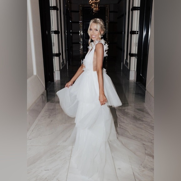 NEW Katie May Aurora Gown in Ivory - Picture 3 of 16